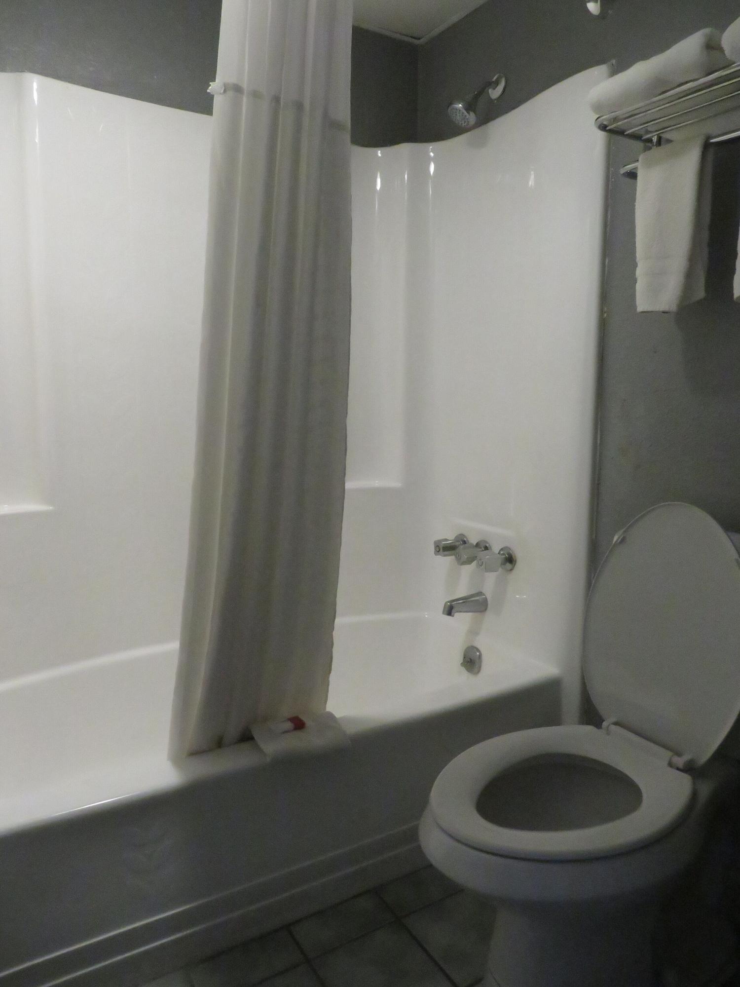 Travelodge By Wyndham Walterboro Bagian luar foto
