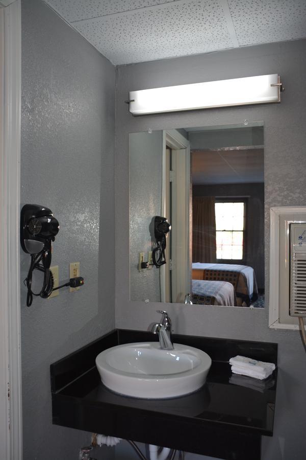 Travelodge By Wyndham Walterboro Bagian luar foto