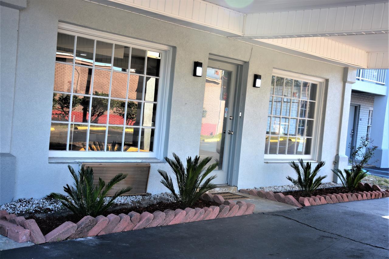 Travelodge By Wyndham Walterboro Bagian luar foto